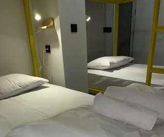Хостелы Duck Hostel Ереван Кровать в общем 6-местном номере-1