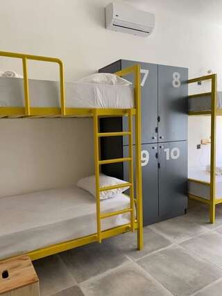 Хостелы Duck Hostel Ереван Кровать в общем 6-местном номере-6