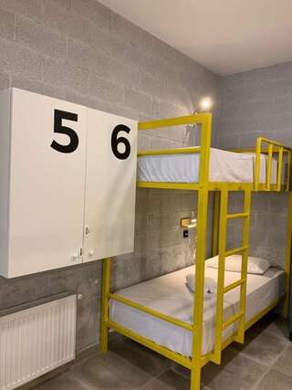 Хостелы Duck Hostel Ереван Кровать в общем 6-местном номере-15